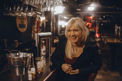 Von pastis und pferdewetten martins abenteuer in der welt der pmu bars